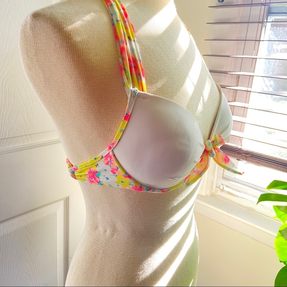 Victoria’s Secret White/Floral Tie Swim Top 32D - Picture 2 of 8